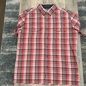 Men’s size Large Kuhl short sleeve button up shirt